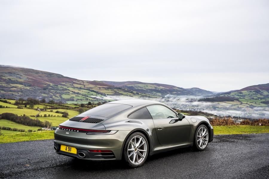  Porsche 911 Carrera (992) 2019 года  (UK) (фото 14 из 32)
